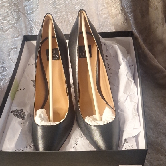 Lita By Ciara Solid Black Point Toe Pump - Picture 3 of 4